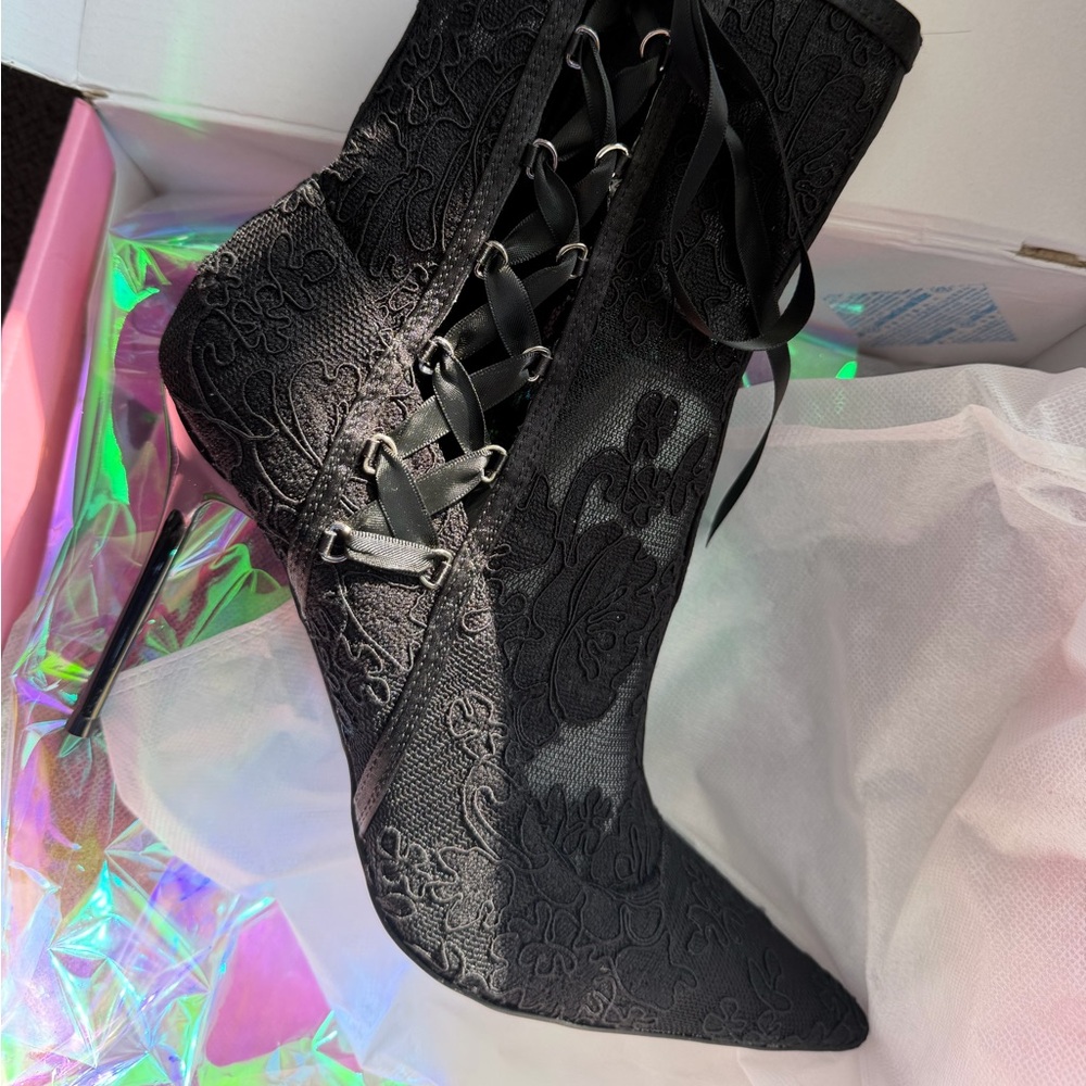 Elegant Black Lace-Up Women's Boots